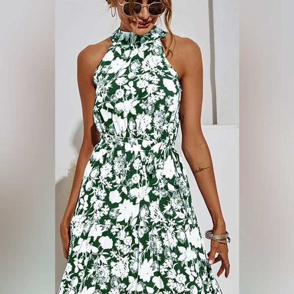 NWT Women's Halter Neck Maxi Layer Dress in Green & Floral Print - Picture 13 of 13
